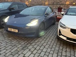 Blå Begagnad 2019 Tesla Model 3 Long Range Sedan | 205 000 kr (Marknadspris)