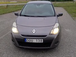 Grå Begagnad 2010 Renault Clio R.S. Halvkombi | 25 000 kr (Bra pris)