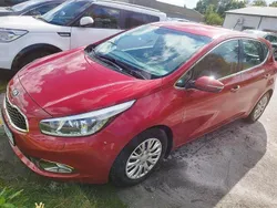 Röd Begagnad 2013 Kia Ceed Comfort Halvkombi | 57 900 kr (Bra pris)