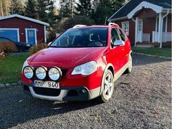 Röd Begagnad 2008 VW Polo Cross Halvkombi | 35 900 kr