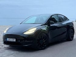Svart metallic Begagnad 2022 Tesla Model Y Performance SUV | 369 000 kr (Marknadspris)