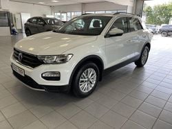 Vit Begagnad 2021 VW T-Roc Style SUV | 199 900 kr (Marknadspris)