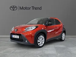 Röd Begagnad 2022 Toyota Aygo Pulse Halvkombi | 199 900 kr (Marknadspris)