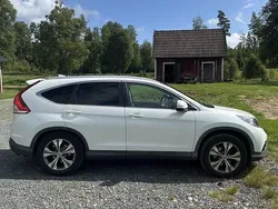 Vit Begagnad 2013 Honda CR-V Executive SUV | 99 500 kr (Marknadspris)