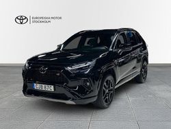 Svart Begagnad 2024 Toyota RAV4 Hybrid Sport SUV | 509 900 kr (Marknadspris)