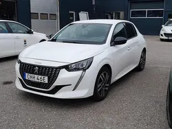 Vit Begagnad 2022 Peugeot 208 Allure Halvkombi | 179 900 kr (Marknadspris)
