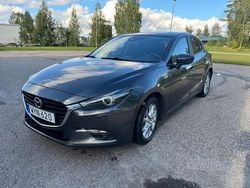Grå Begagnad 2018 Mazda 3 Inclusive Halvkombi | 119 900 kr (Marknadspris)