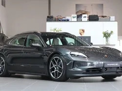 Grå Ny 2025 Porsche Taycan Performance Package Sedan | 1 457 100 kr