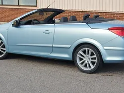 Blå Begagnad 2008 Opel Astra Cabriolet Cab | 30 000 kr