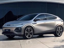 Grå Begagnad 2024 XPENG G6 SUV | 639 000 kr (Dyr)