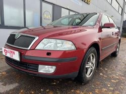 Mörkröd Begagnad 2006 Skoda Octavia Sedan | 16 999 kr (Marknadspris)