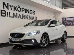 Vit Begagnad 2014 Volvo V40 CC Ocean Race Kombi | 154 900 kr (Marknadspris)