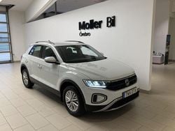 Vit (pure white) Begagnad 2023 VW T-Roc Life SUV | 209 900 kr (Marknadspris)