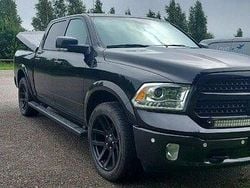Svart Begagnad 2018 RAM 1500 Pickup | 395 000 kr (Bra pris)
