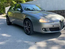 Grå Begagnad 2006 Alfa Romeo 147 Halvkombi | 23 000 kr