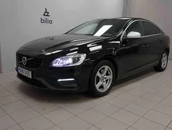Svart Begagnad 2015 Volvo S60 R-Design Sedan | 199 000 kr (Marknadspris)