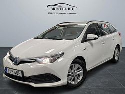 Vit Begagnad 2017 Toyota Auris Touring Sports Kombi | 139 900 kr (Marknadspris)