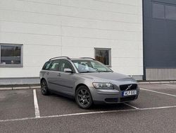 Grå Begagnad 2004 Volvo V50 Kombi | 22 900 kr (Dyr)
