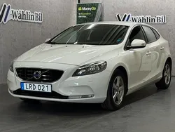 Vit Begagnad 2015 Volvo V40 Kinetic Kombi | 149 900 kr (Marknadspris)