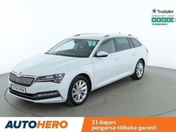 Vit Begagnad 2023 Skoda Superb Business Line Kombi | 284 000 kr (Bra pris)