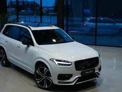 Vit Begagnad 2019 Volvo XC90 R-Design SUV | 568 000 kr (Lite dyr)