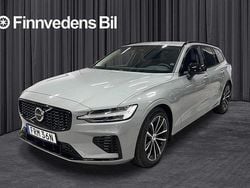 Grå Begagnad 2024 Volvo V60 Plus Kombi | 472 800 kr (Marknadspris)
