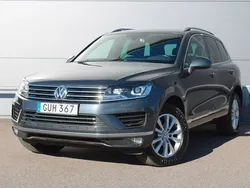 Mörkgrå (grå) Begagnad 2015 VW Touareg SUV | 189 800 kr (Marknadspris)
