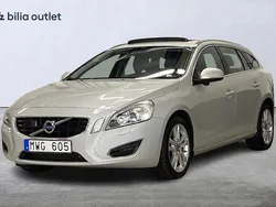 Vit Begagnad 2012 Volvo V60 Summum Kombi | 109 900 kr (Marknadspris)