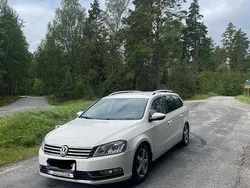Vit Begagnad 2013 VW Passat Kombi | 35 000 kr (Superpris)
