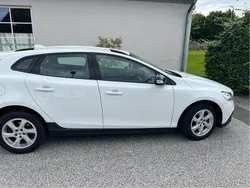 Vit Begagnad 2019 Volvo V40 CC Kinetic Kombi | 139 000 kr (Marknadspris)