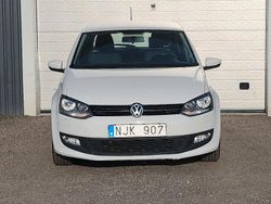 Vit Begagnad 2014 VW Polo Halvkombi | 89 000 kr (Marknadspris)