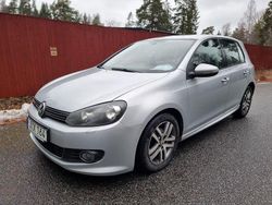 Silver Begagnad 2012 VW Golf VII Dark Label Halvkombi | 68 500 kr (Marknadspris)