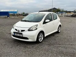 Vit Begagnad 2006 Toyota Aygo Halvkombi | 36 000 kr (Marknadspris)