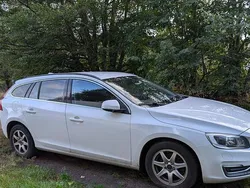 Vit Begagnad 2015 Volvo V60 Momentum Kombi | 85 000 kr (Bra pris)