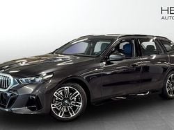 Grå (grey) Begagnad 2025 BMW 520 M Sport Kombi | 584 700 kr