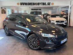 Svart Begagnad 2021 Skoda Octavia RS Kombi | 324 900 kr (Marknadspris)