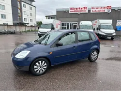 Blå Begagnad 2003 Ford Fiesta Halvkombi | 15 000 kr (Bra pris)