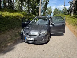 Grå Begagnad 2006 Toyota Avensis Kombi | 49 500 kr (Lite dyr)