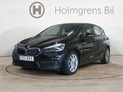 Svart Begagnad 2018 BMW 225 Active Tourer iPerformance Minibuss | 169 000 kr (Marknadspris)