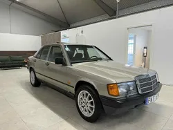 Grå Begagnad 1988 Mercedes 190 Sedan | 29 900 kr