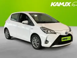 Vit Begagnad 2017 Toyota Yaris Hybrid Active Halvkombi | 129 700 kr (Marknadspris)