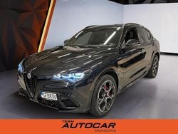 Svart Begagnad 2023 Alfa Romeo Stelvio Veloce SUV | 599 900 kr