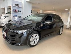 Svart Ny 2025 VW Golf VIII Life Halvkombi | 332 200 kr (Marknadspris)