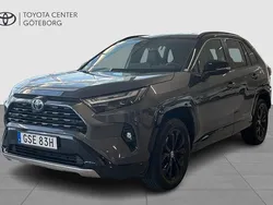 Grå Begagnad 2023 Toyota RAV4 Hybrid Style SUV | 424 900 kr (Marknadspris)