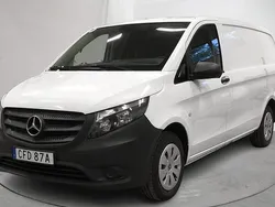 Vit Begagnad 2023 Mercedes Vito Minibuss | 299 000 kr