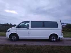 Vit Begagnad 2013 VW Caravelle Minibuss | 153 900 kr