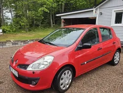 Röd Begagnad 2006 Renault Clio R.S. Halvkombi | 22 000 kr (Marknadspris)