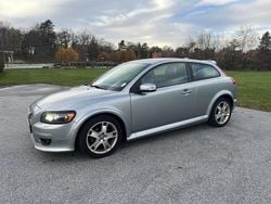 Silver Begagnad 2008 Volvo C30 Momentum Halvkombi | 54 900 kr (Marknadspris)