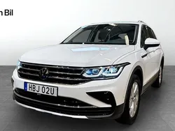 Vit Begagnad 2023 VW Tiguan Elegance SUV | 399 900 kr (Marknadspris)
