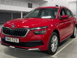 Röd Begagnad 2023 Skoda Kamiq Ambition SUV | 169 900 kr (Marknadspris)